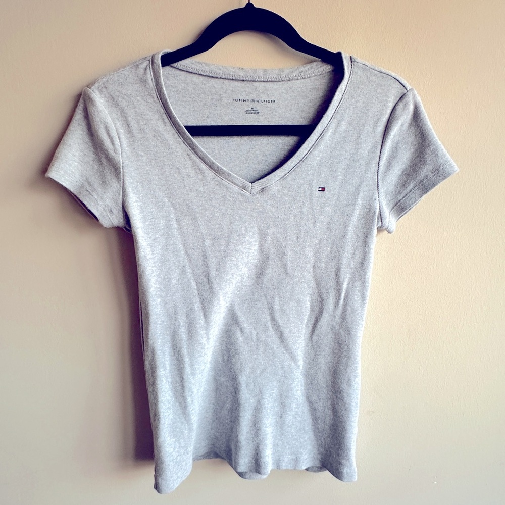 Tommy Hilfiger V-Neck Favorite T-Shirt (M)